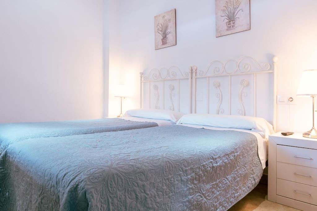 Apartamento Con Encanto En Patio Sevillano Luaran gambar